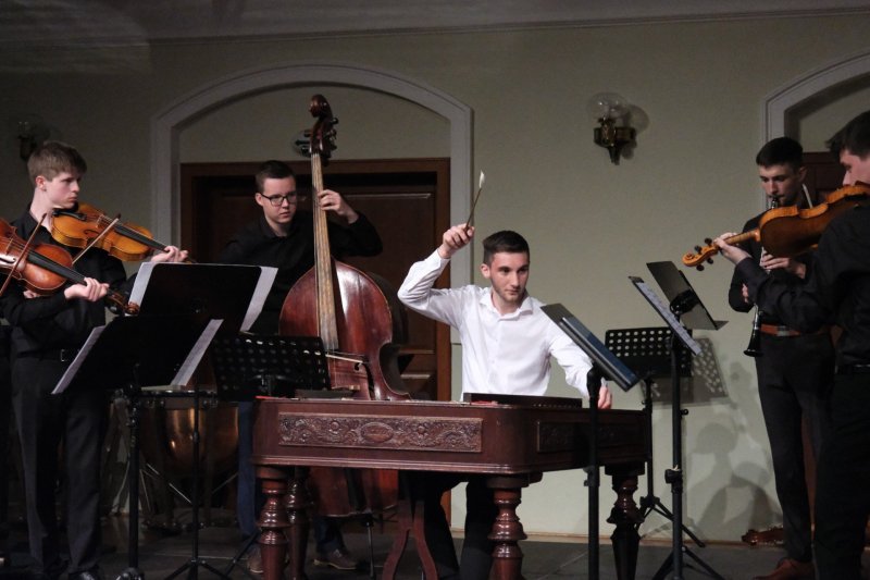 ZUŠ: 2. koncert absolventů, sólistů a souborů