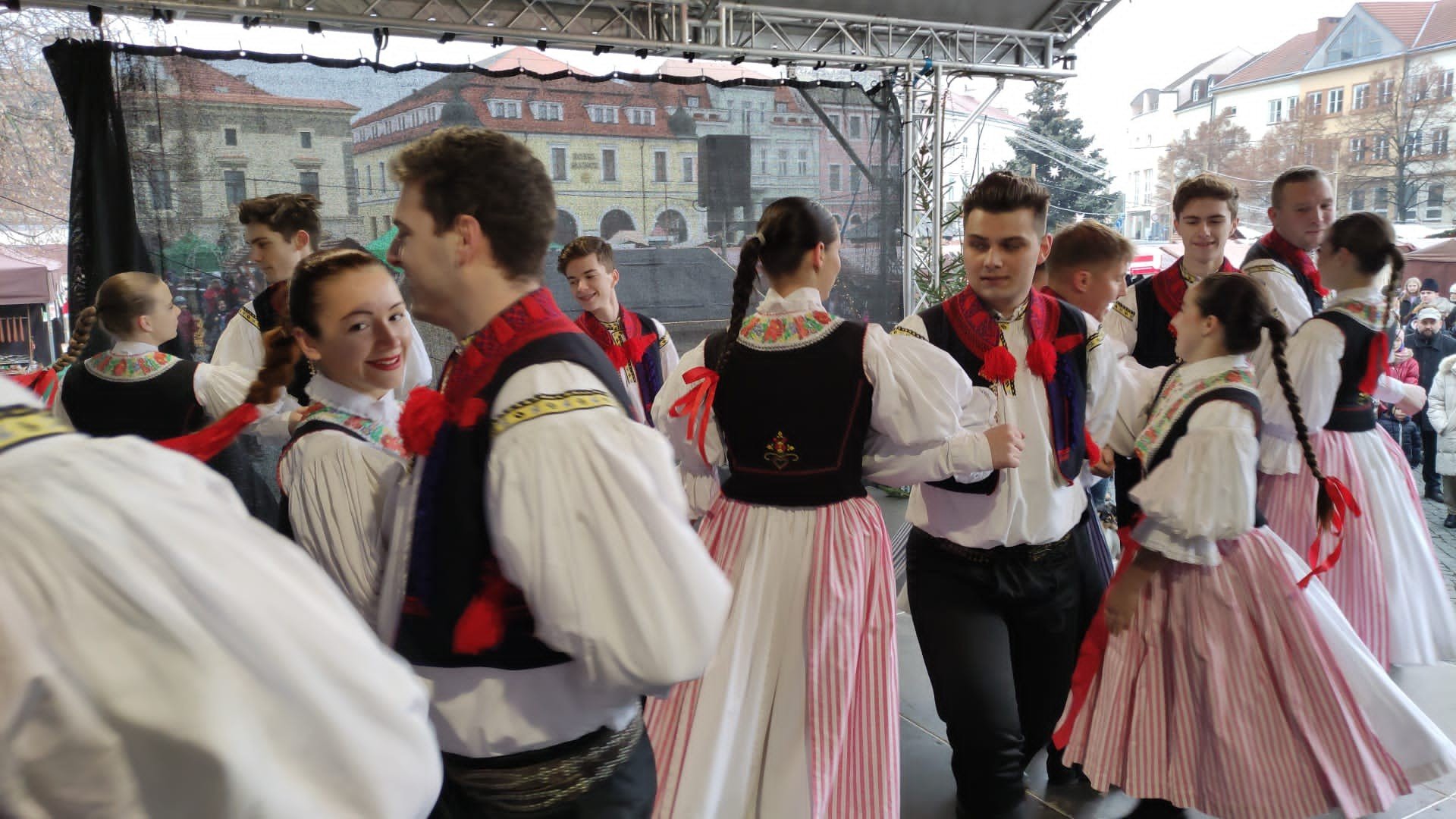 Advent na Masarykově náměstí - foto a video-dokumentace