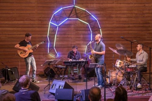 JAZZ: Four in blue